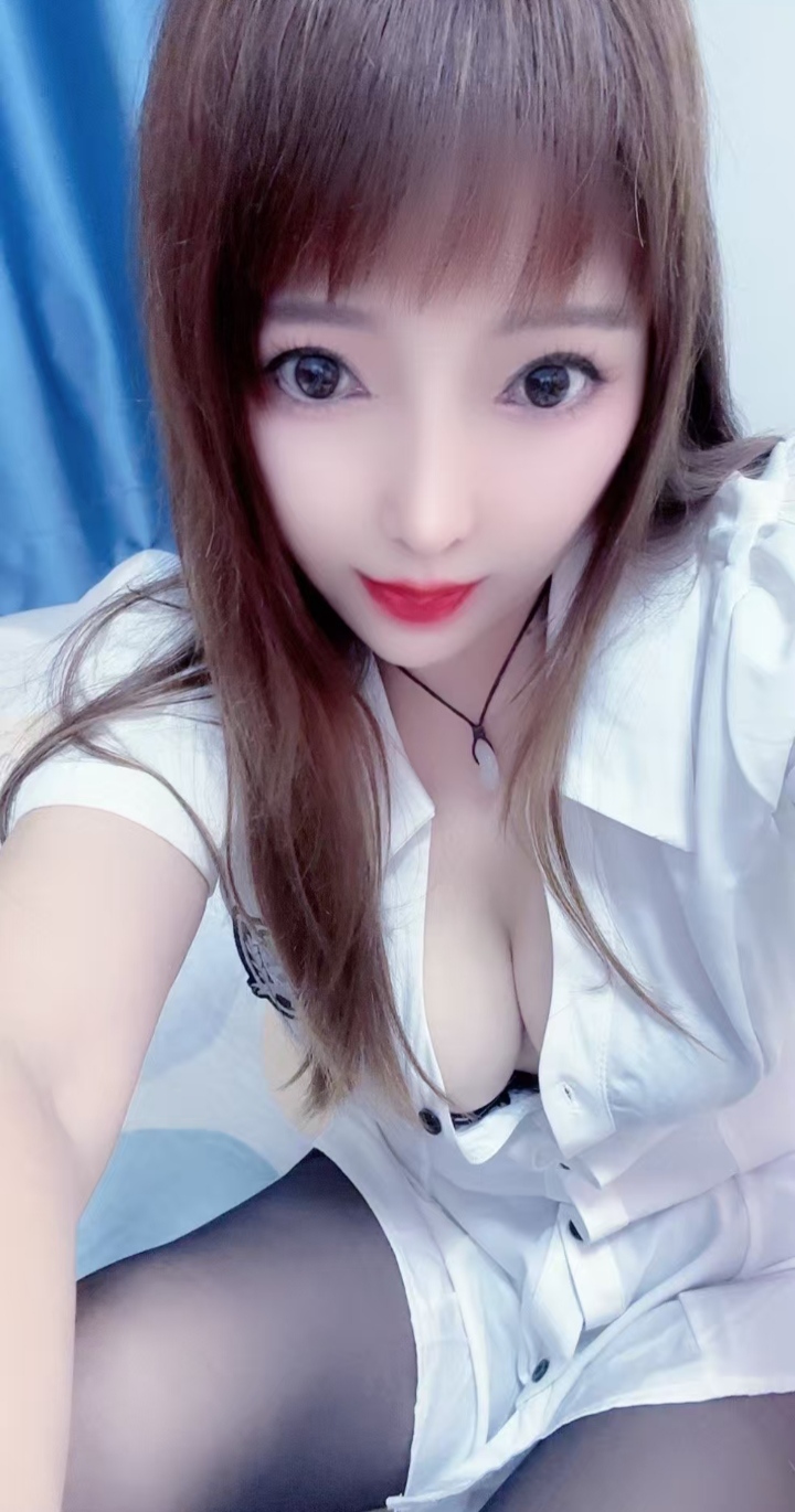 上城大白奶欲女丽丽