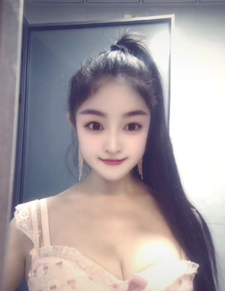 丰满嫩妹甜心宝贝