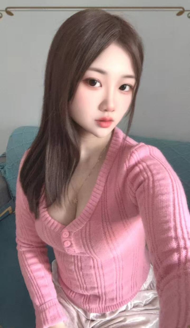 白嫩丰润辣妹二乖