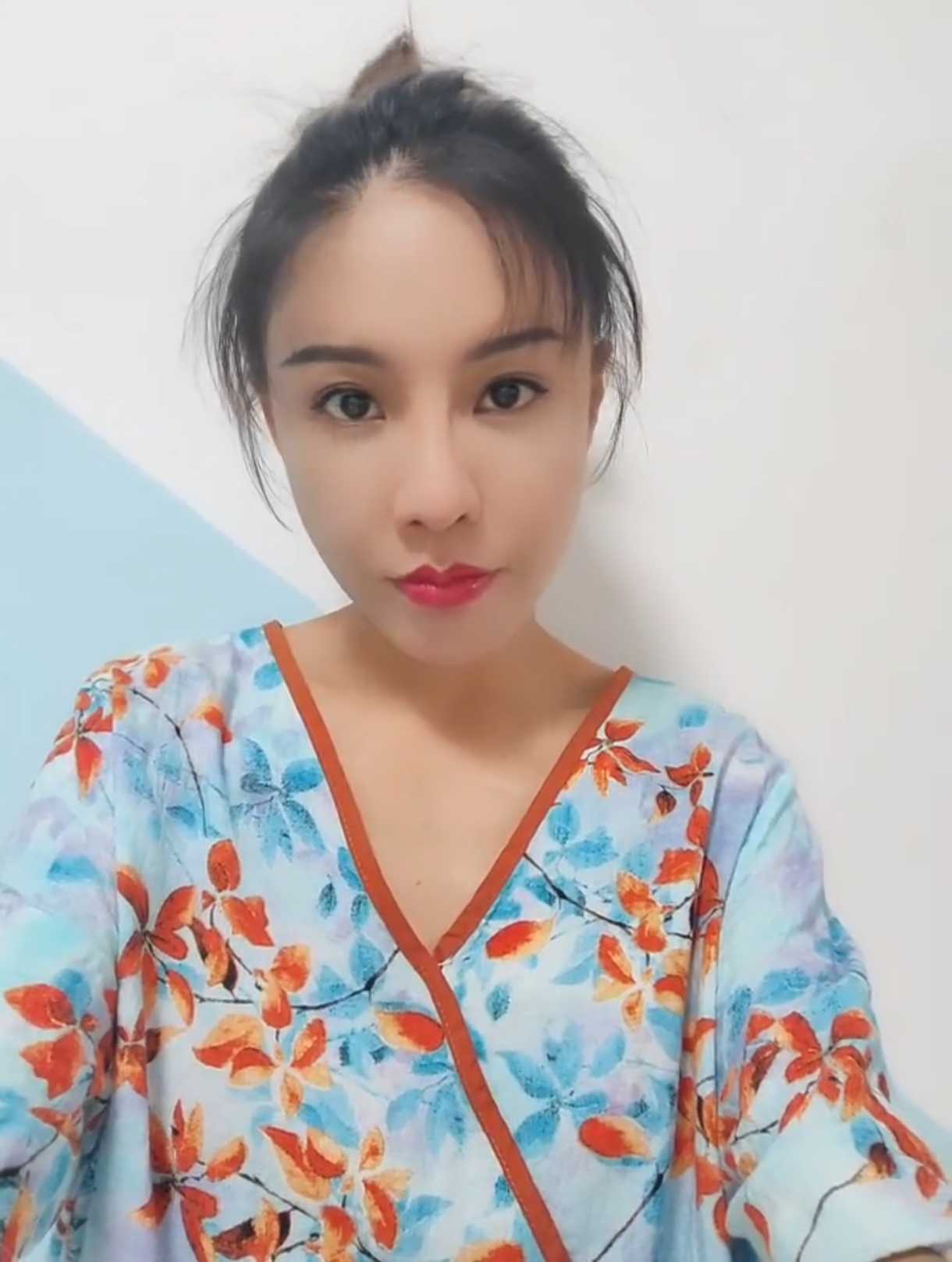 白云小米 黑丝大长腿 GS福务 解锁各种体位