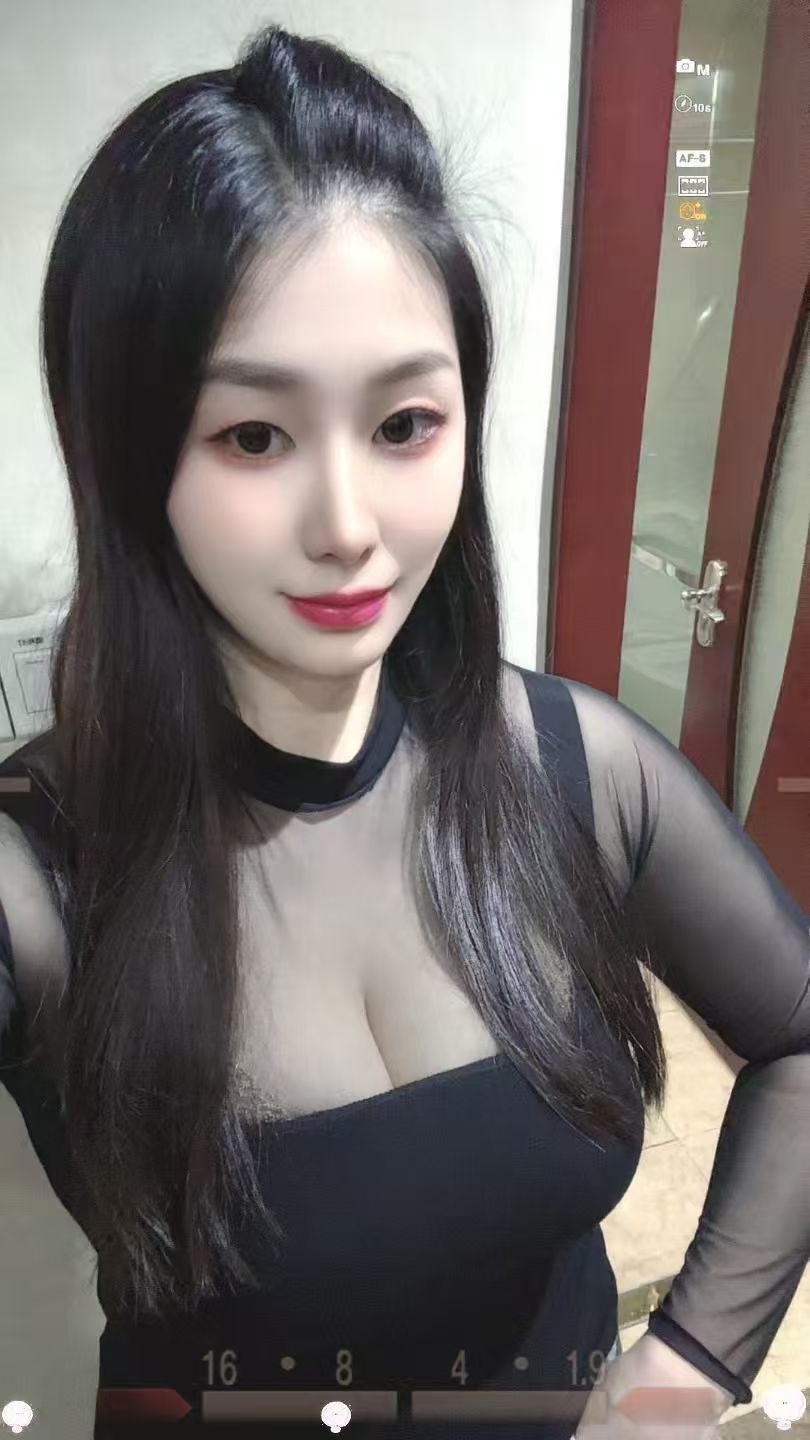 九原翘臀大波少妇