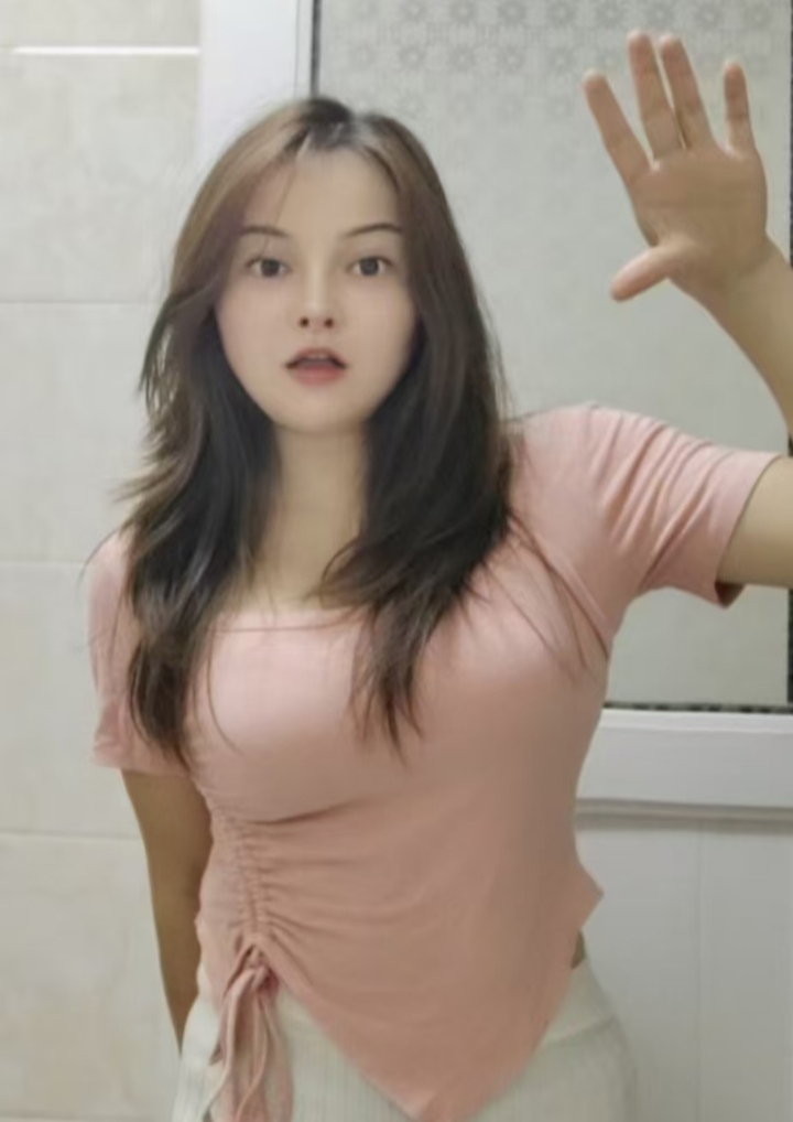 章贡爆乳白虎妹月光