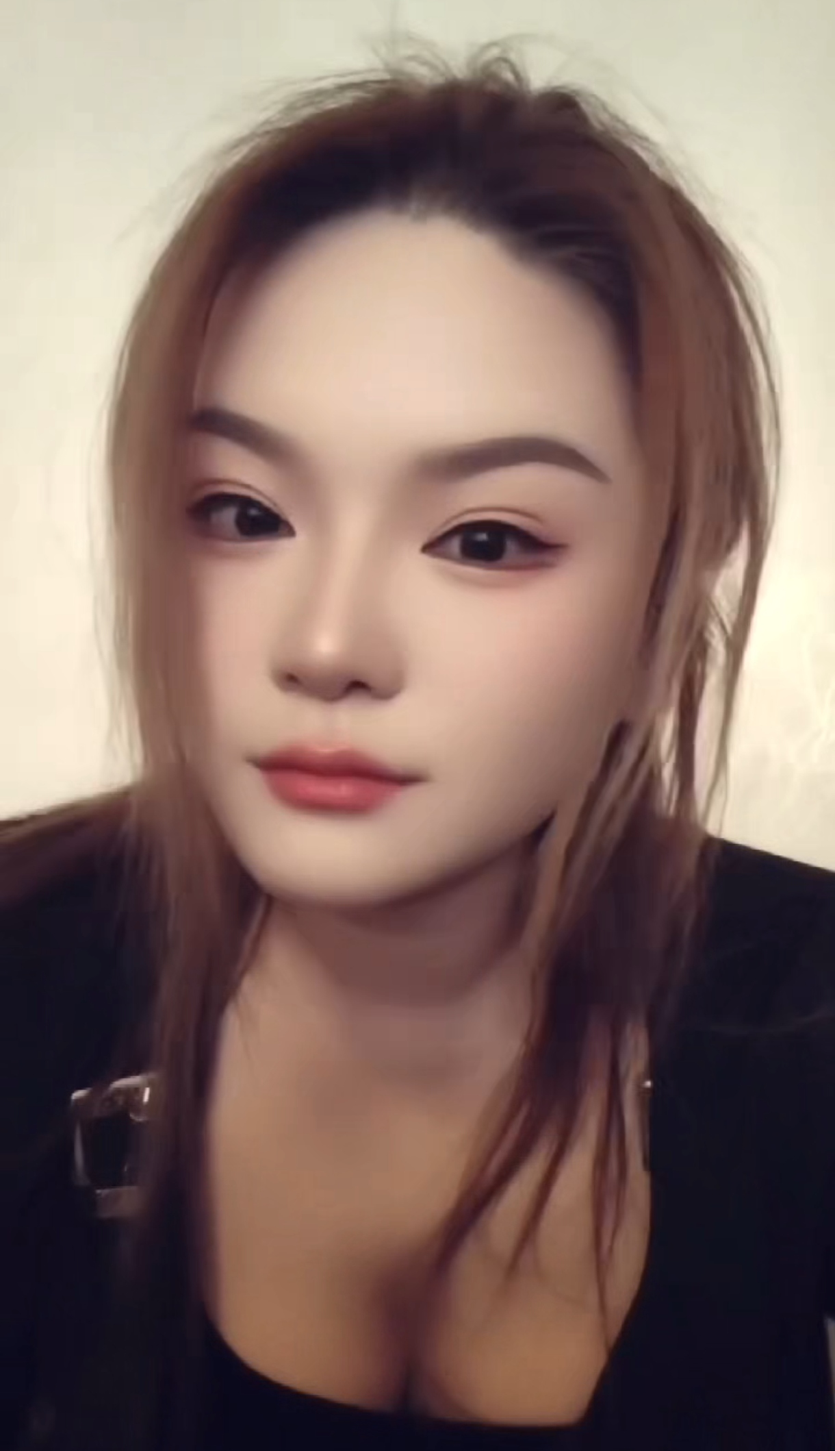 荔湾东沙镇壹城广场 雯雯 可上门 首次来广州