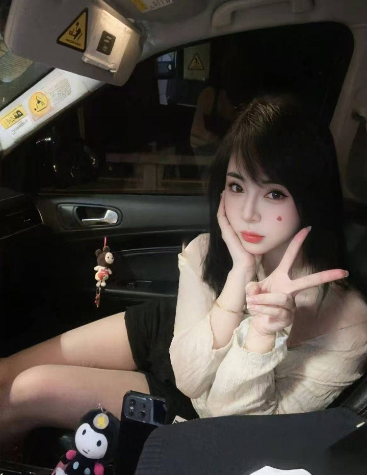 章贡白嫩眼镜妞楠西