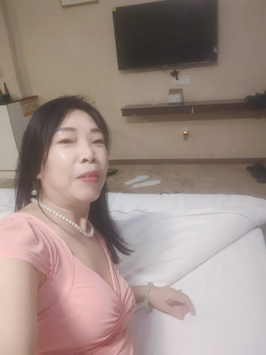 海珠市二宫乐乐 极品熟女 Sao货圣体 值得品鉴