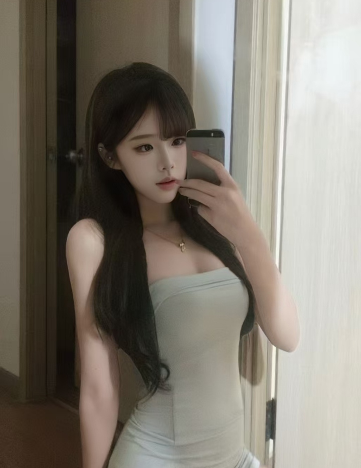 白嫩丰满甜妹糖果