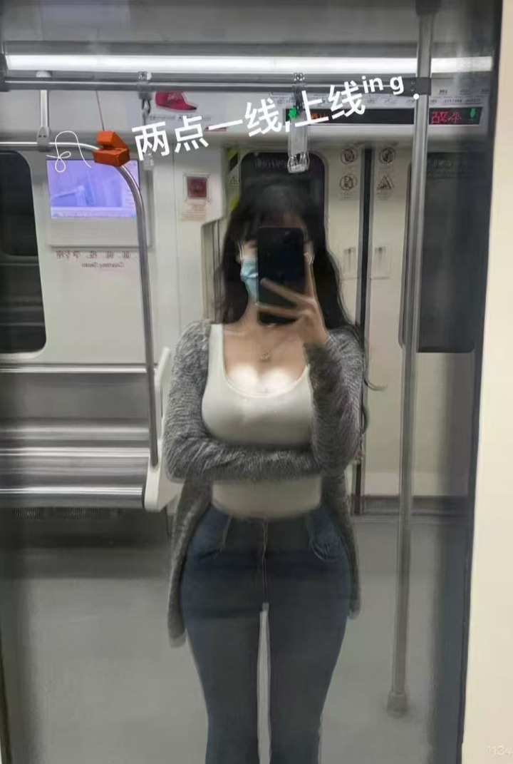 白嫩美乳辣妹柔柔