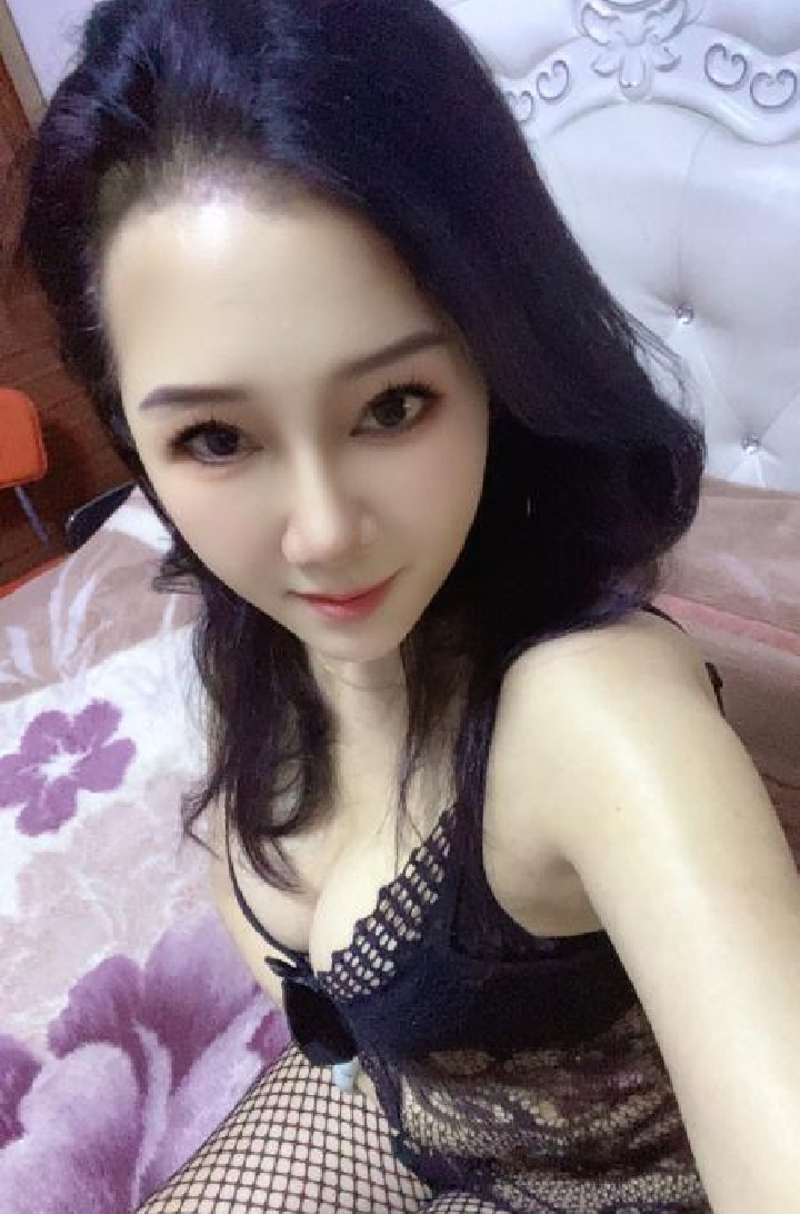 瑶海情趣大胸少妇