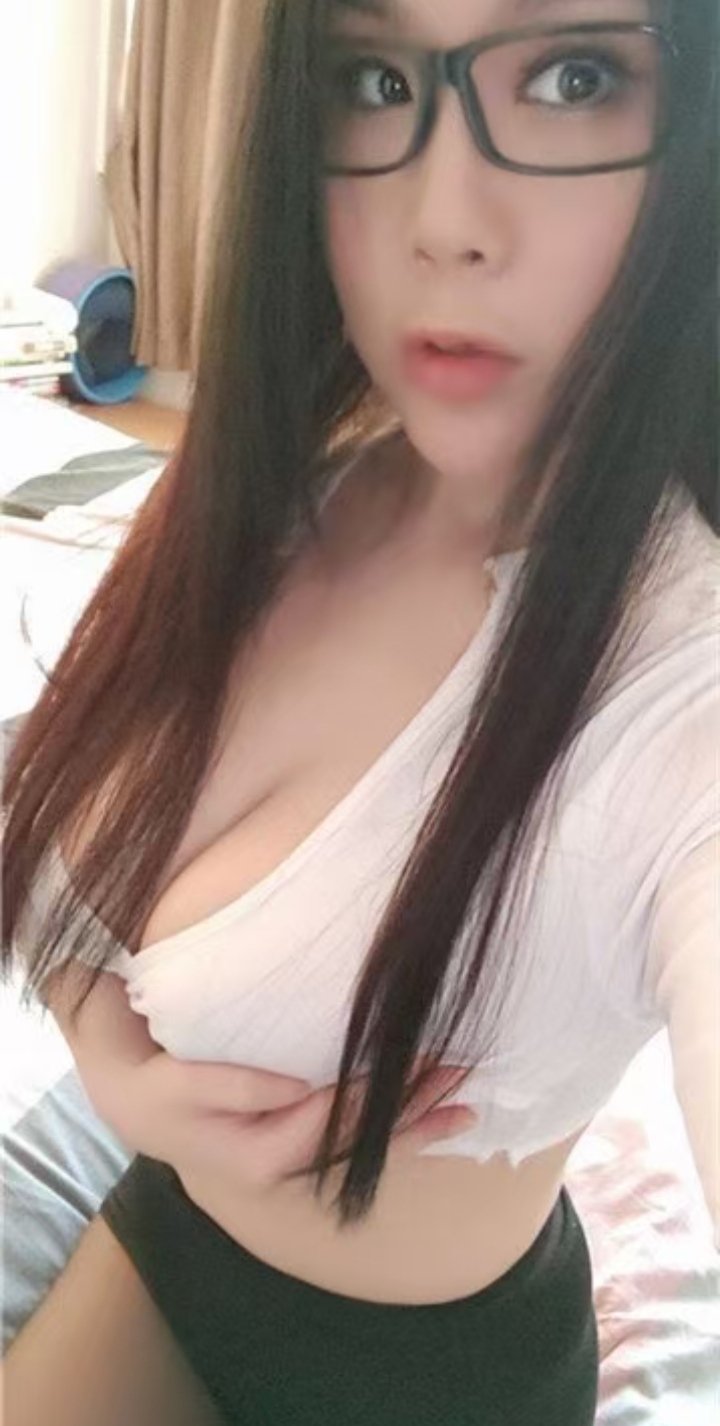 虹口美乳眼镜妞瑶瑶