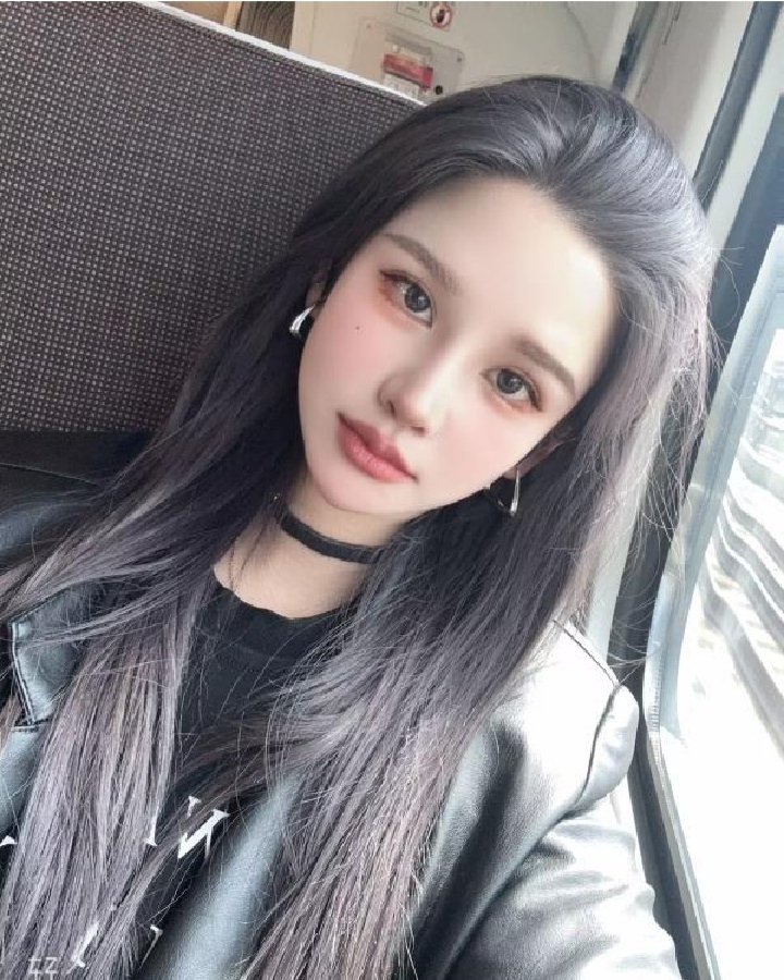 个性美妞神似杨颖