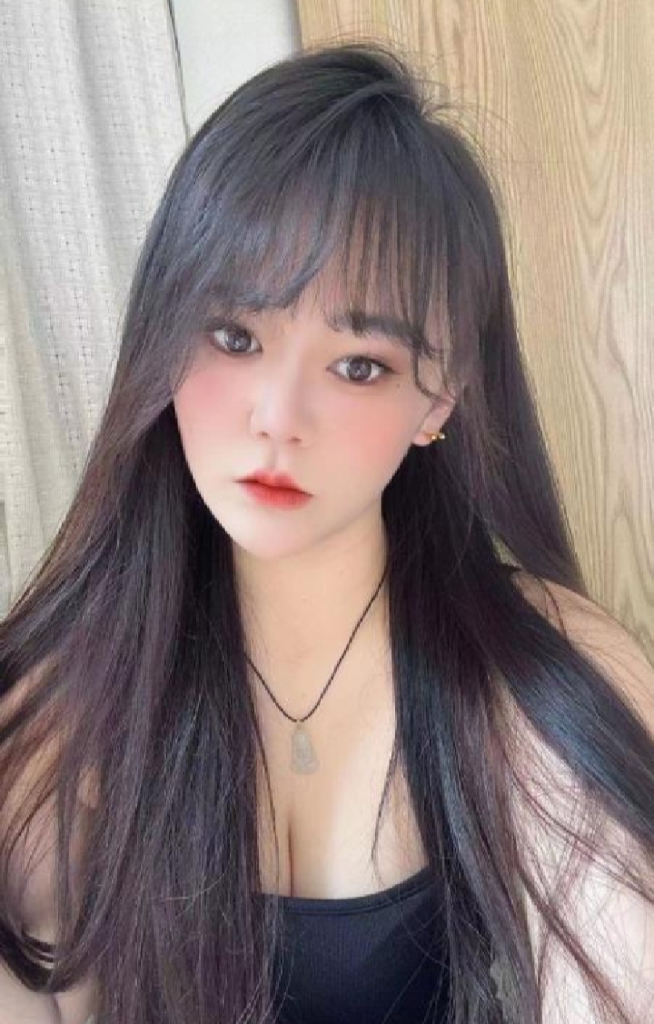 丰满热辣小师妹