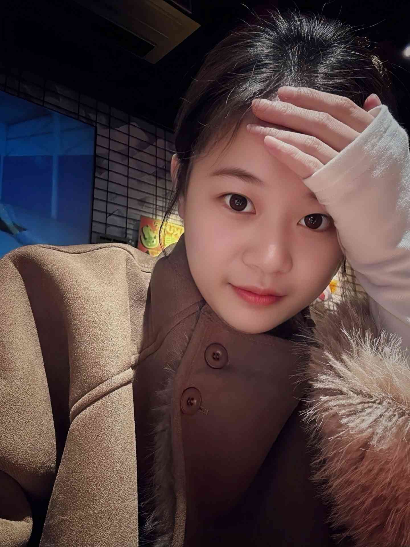 拱墅00后一线天艾米