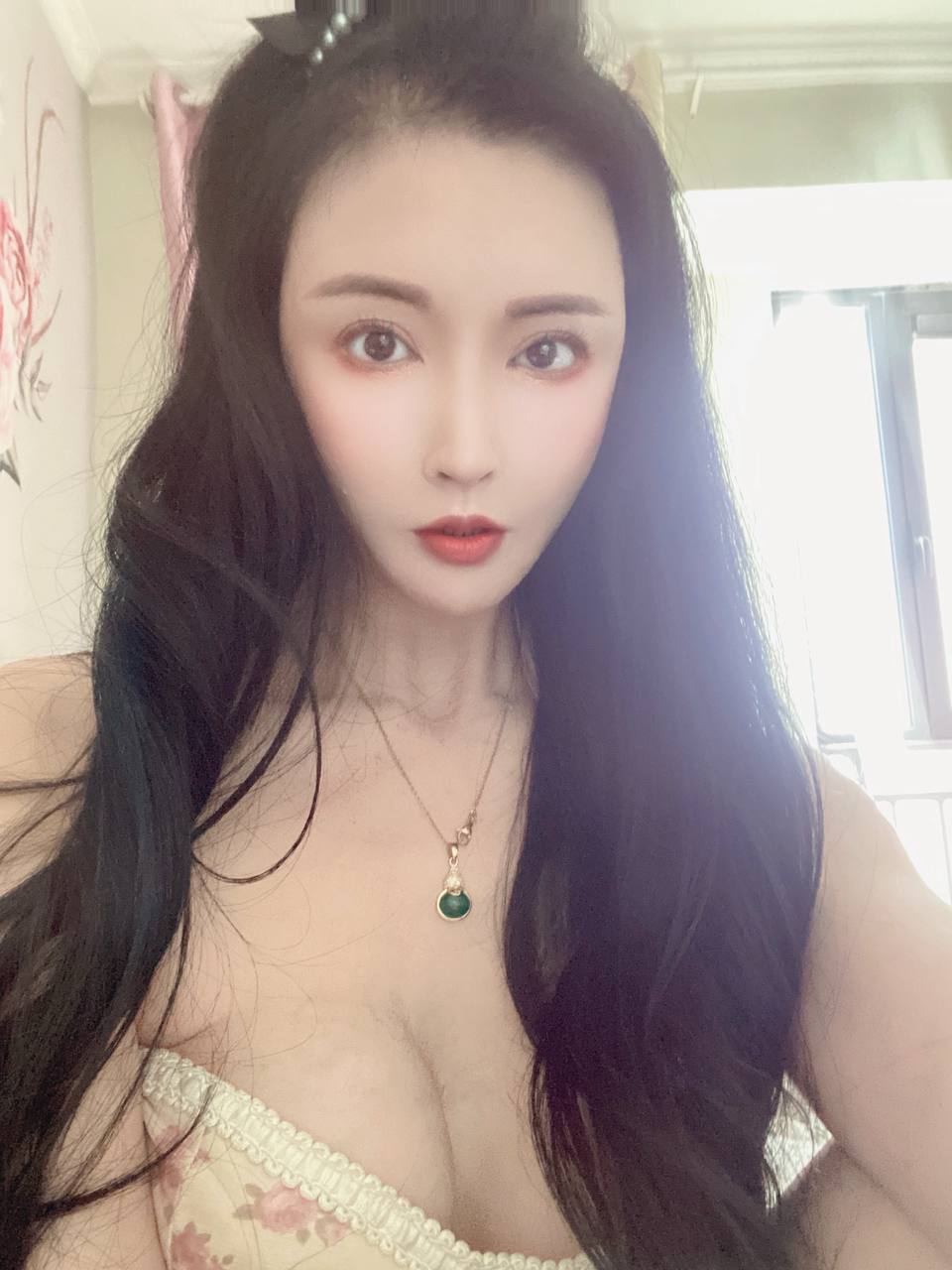 胸又大又软的大长腿小姐姐