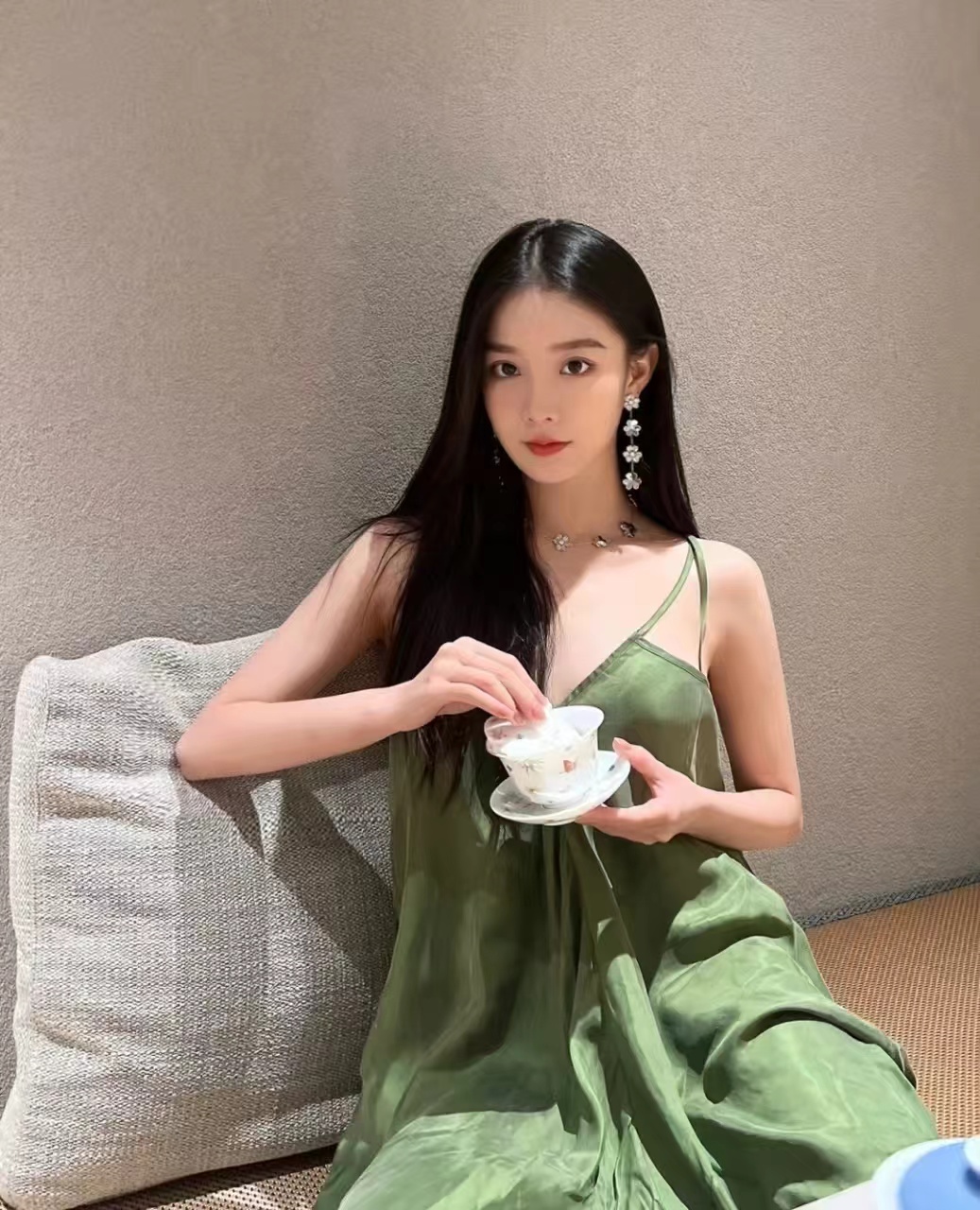 美丽大方的兼职妹妹