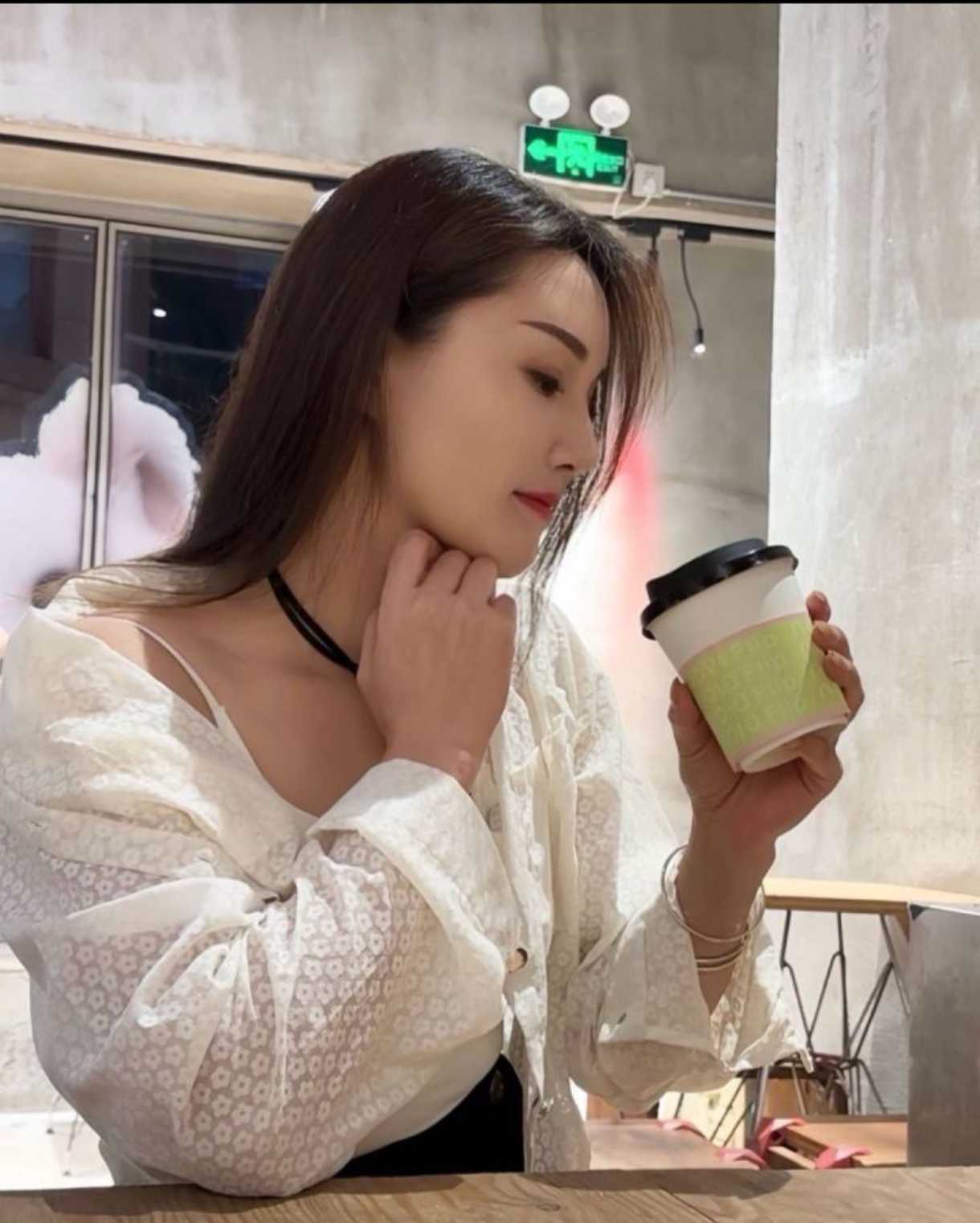 白云三元里技术控 冰冰 服务会所红牌出身 手艺一流