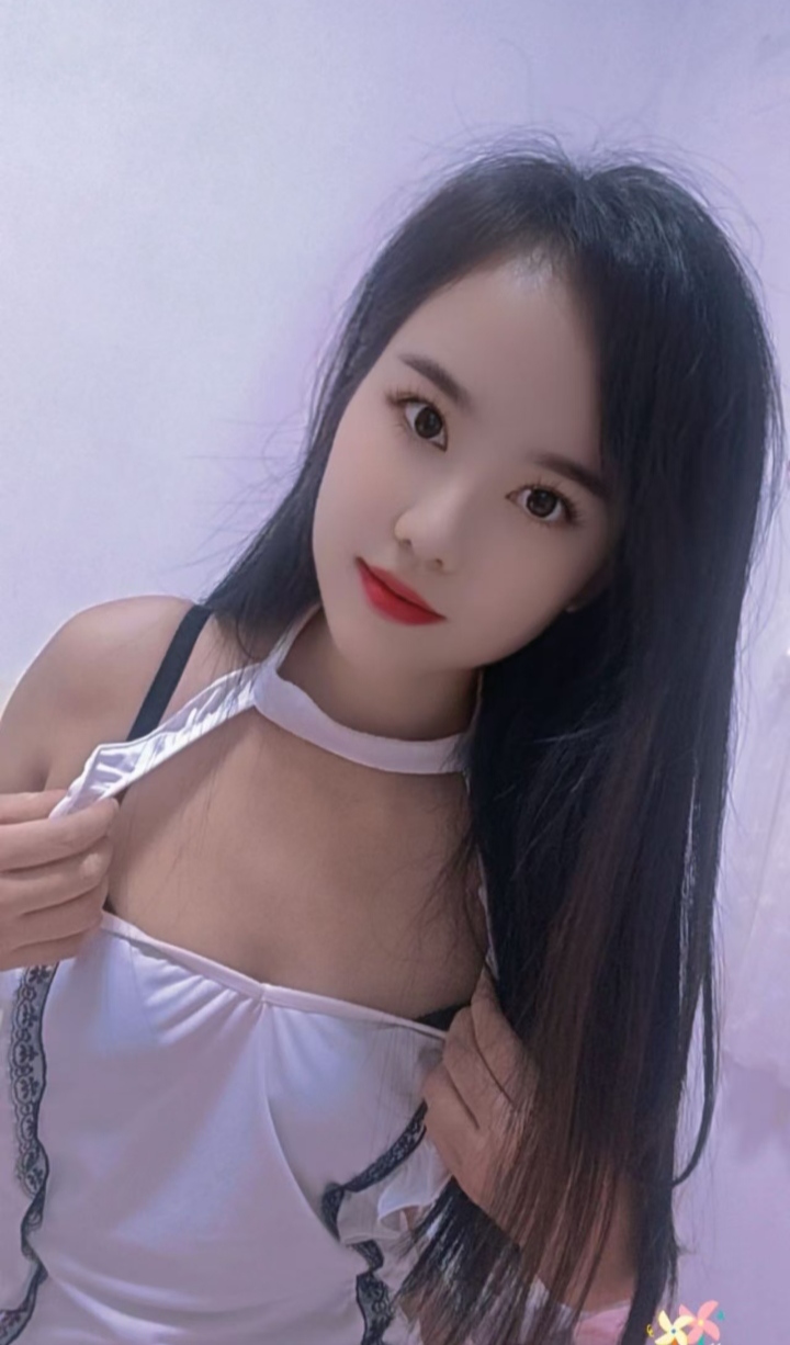 眼镜制服辣妹安琪儿