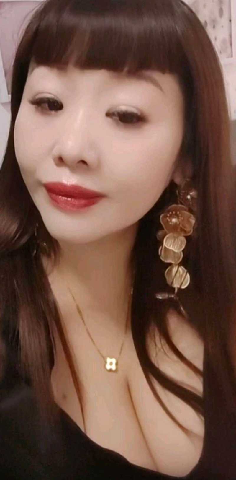 天河区岗顶少妇丽丽 性价比高 服务系欲女