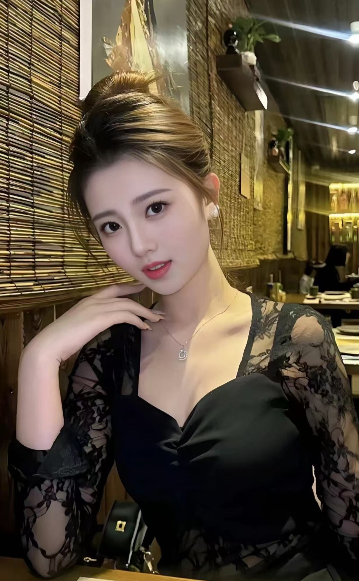 南山白嫩甜妹小七