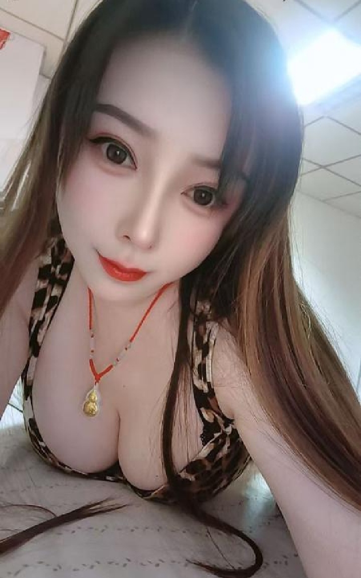 紫金桥爆乳少妇月月