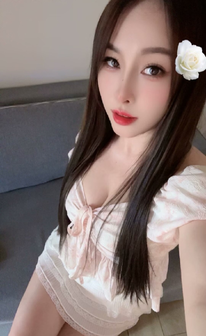 大奶翘臀欲女琪琪