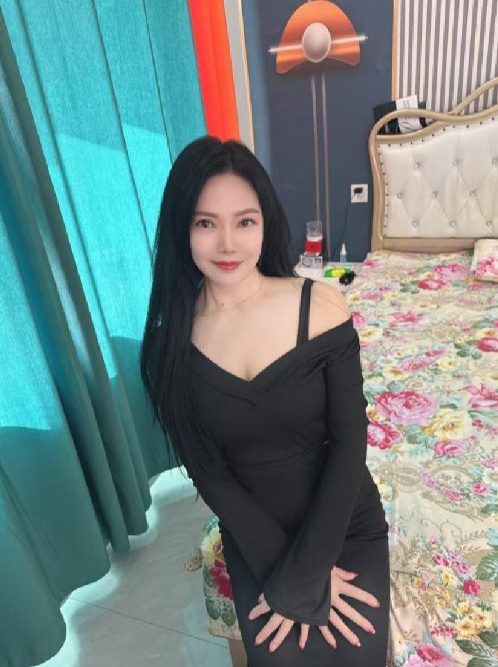 吴中韵味少妇霓裳