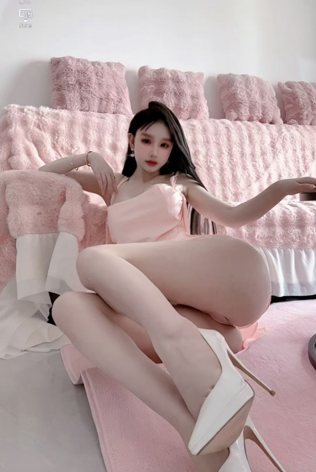 坐标杭州，网红主播，喜欢的加我微信私聊.