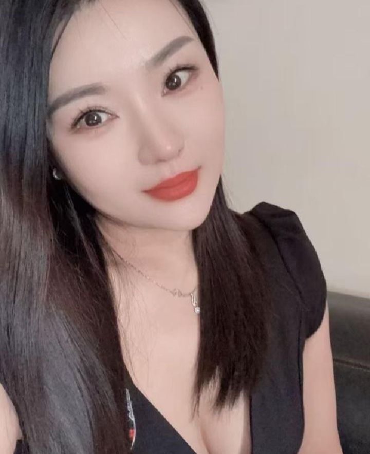 碑热辣魅惑月儿老师