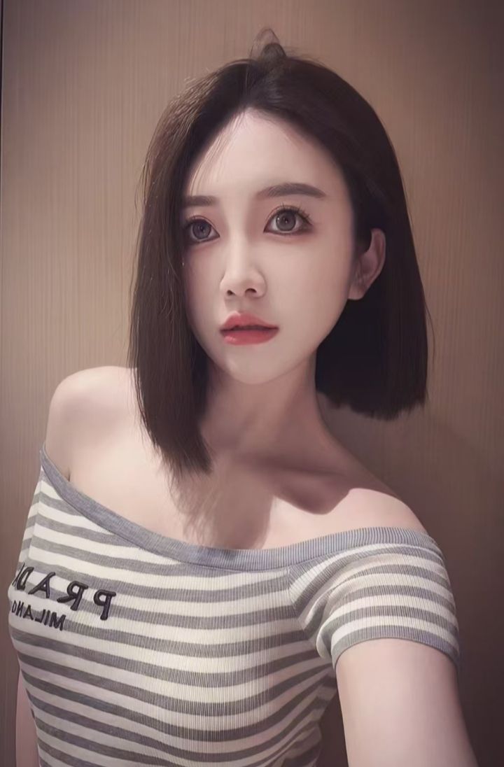 白嫩兼职辣妹七七