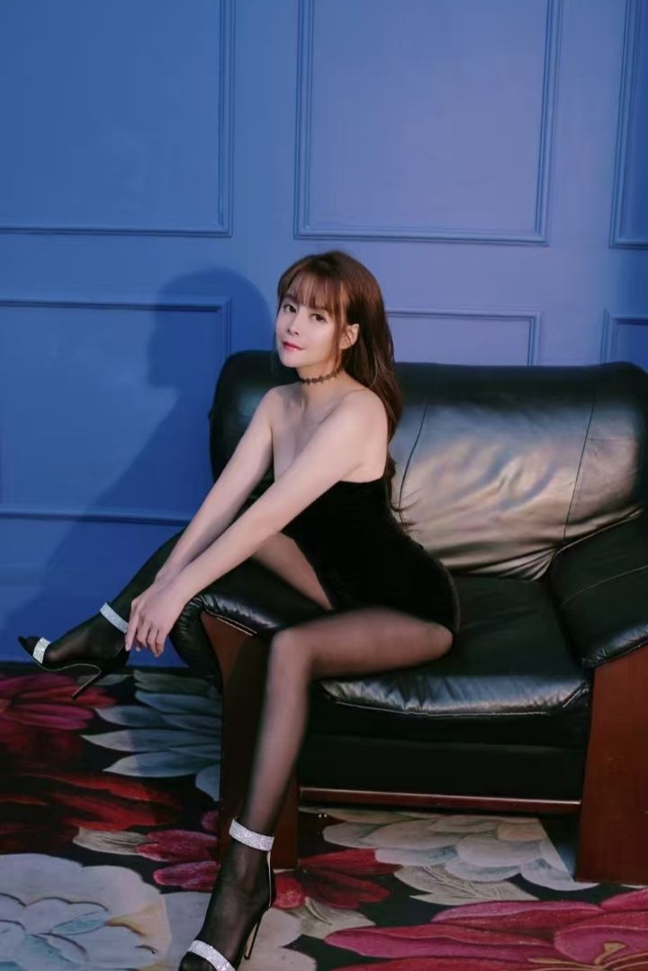 普陀美腿御姐艾米