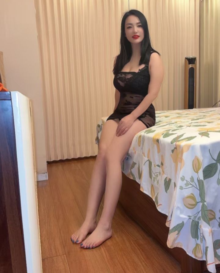 丰润热辣小美姐姐