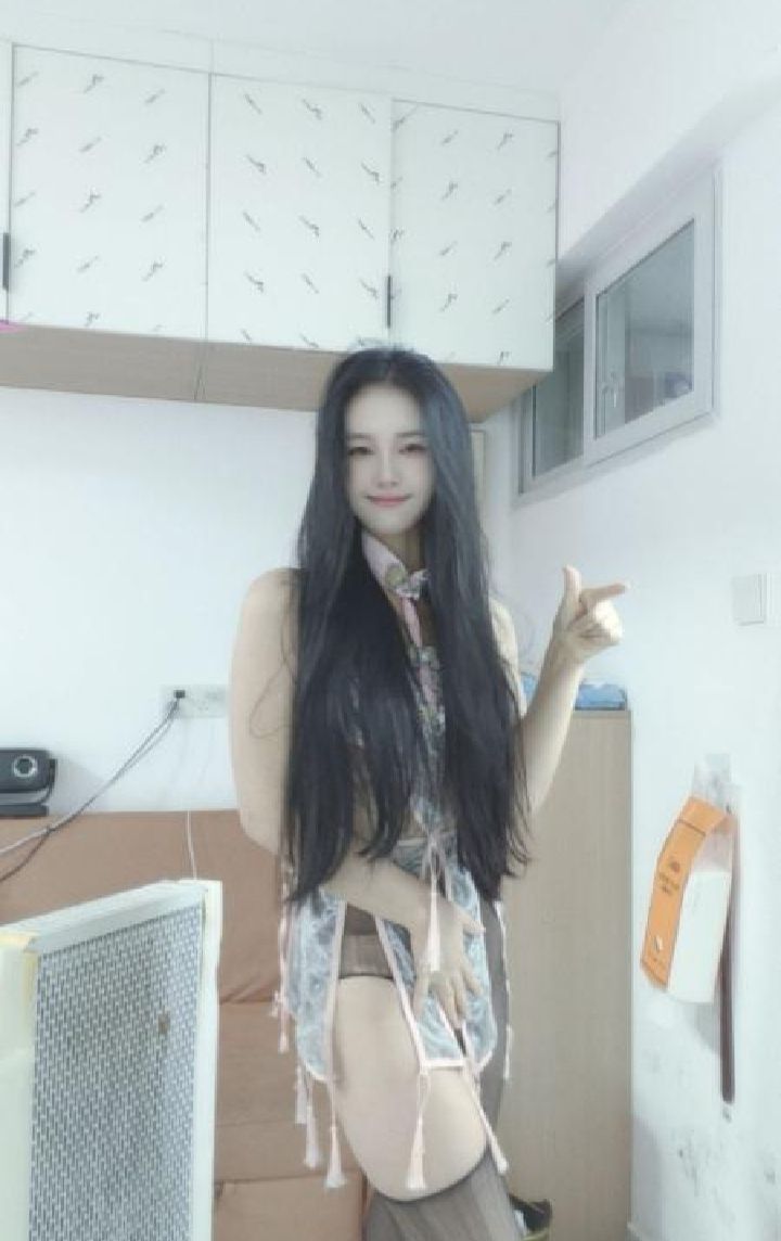 蜀山丝袜美腿情趣辣妹