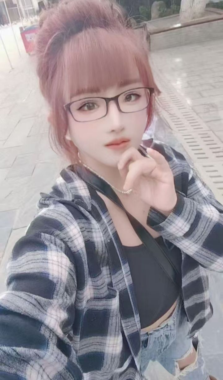 灞桥热辣眼镜妞小玉