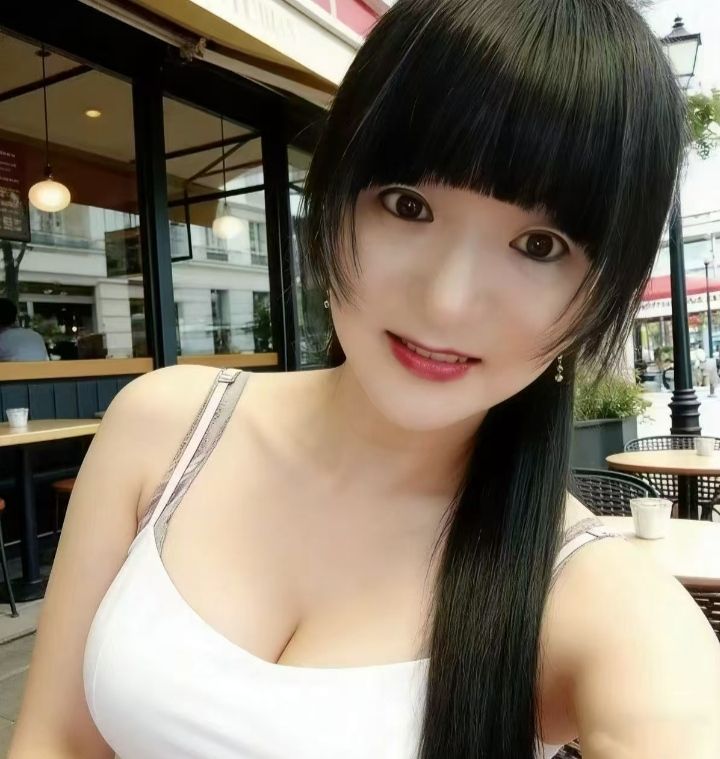 丰满爆乳少妇芳芳