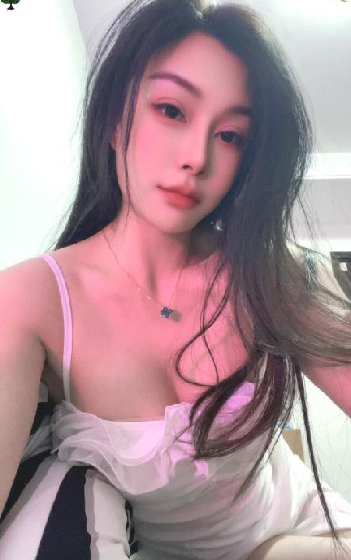 美乳瑜伽老师梦露