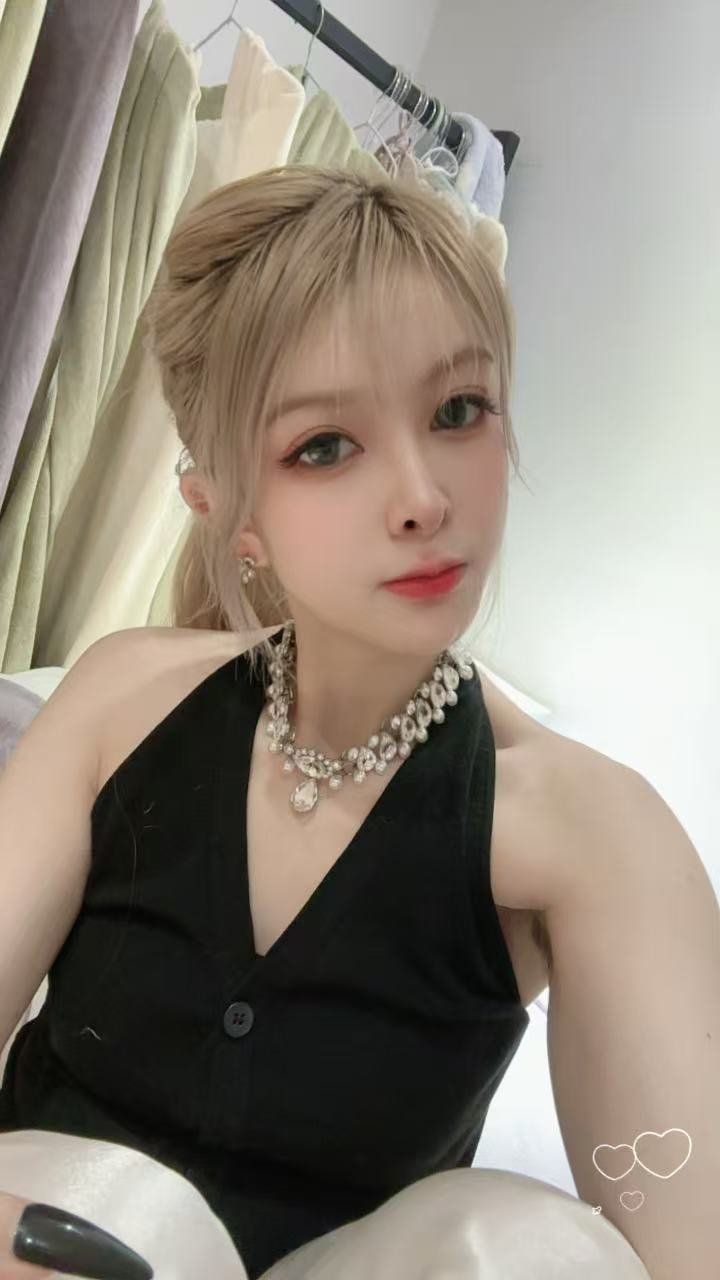 广佛金沙洲 00后米粒 小巧玲珑，皮肤白哲嫩滑，高颜值