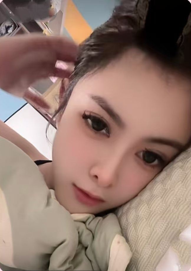 广佛金沙洲 00后米粒 小巧玲珑，皮肤白哲嫩滑，高颜值