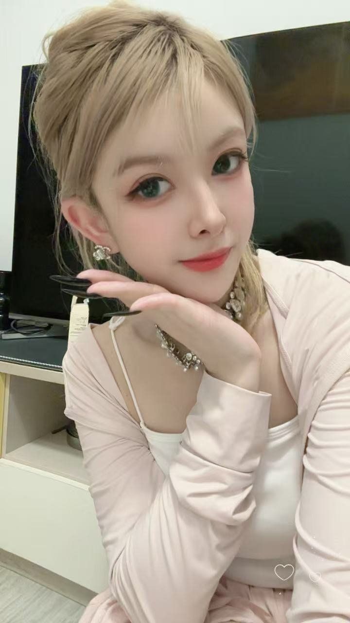 广佛金沙洲 00后米粒 小巧玲珑，皮肤白哲嫩滑，高颜值