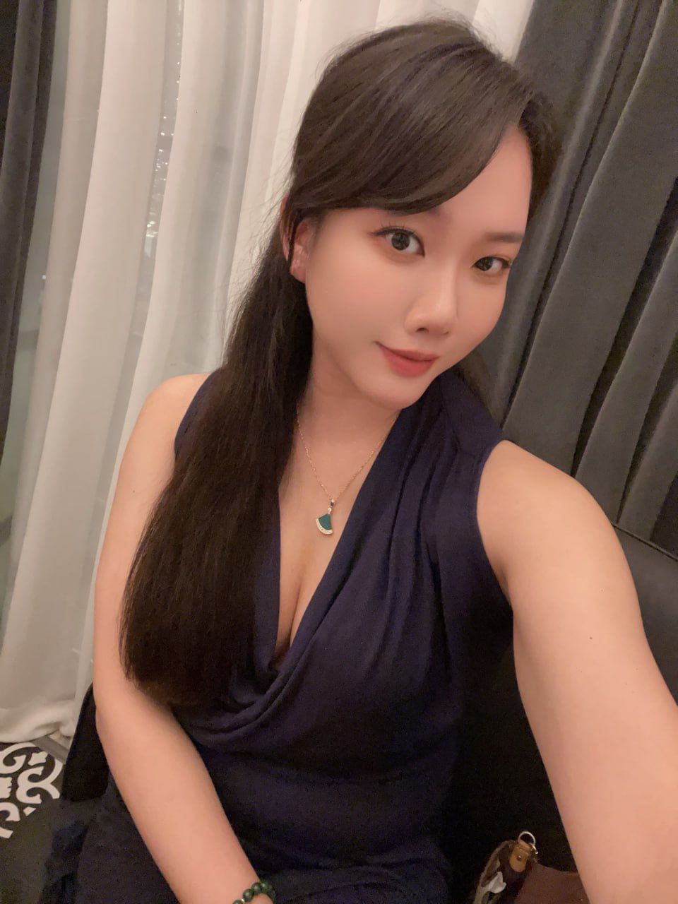眼镜风sao少妇
