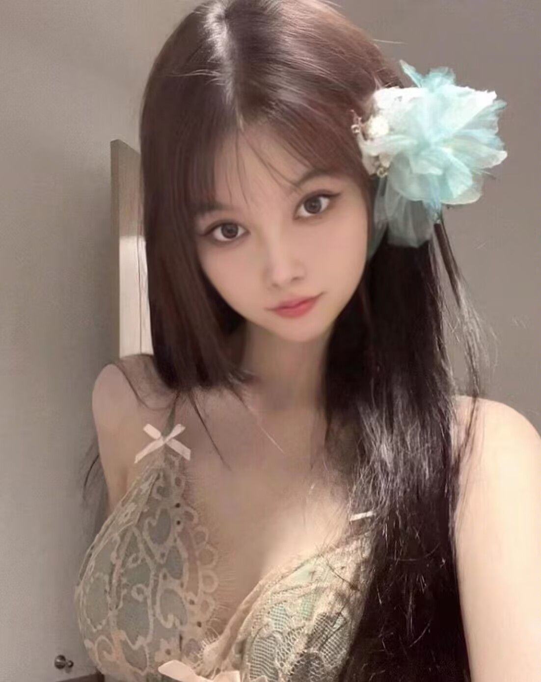 坐标广州，肤白貌美，喜欢的加微信私聊