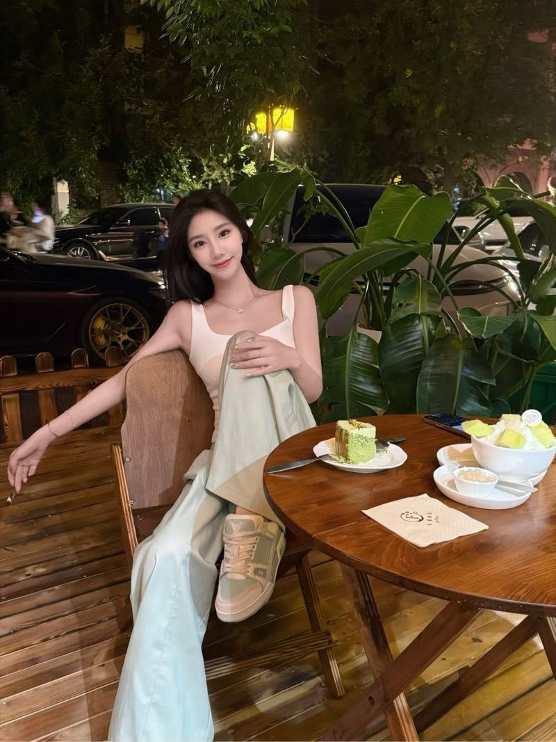 闵行皮肤特别白小玖