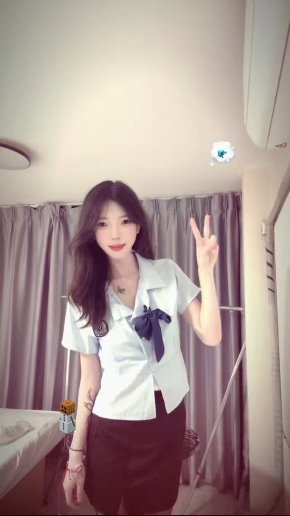 天河棠下07年蕊蕊 粉嫩多汁 制服小甜妹