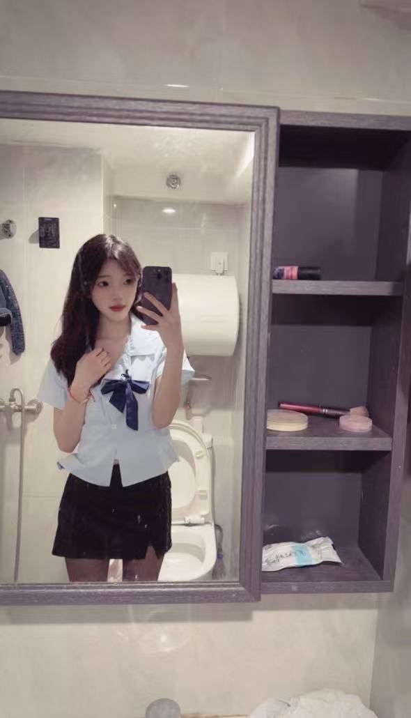 天河棠下07年蕊蕊 粉嫩多汁 制服小甜妹