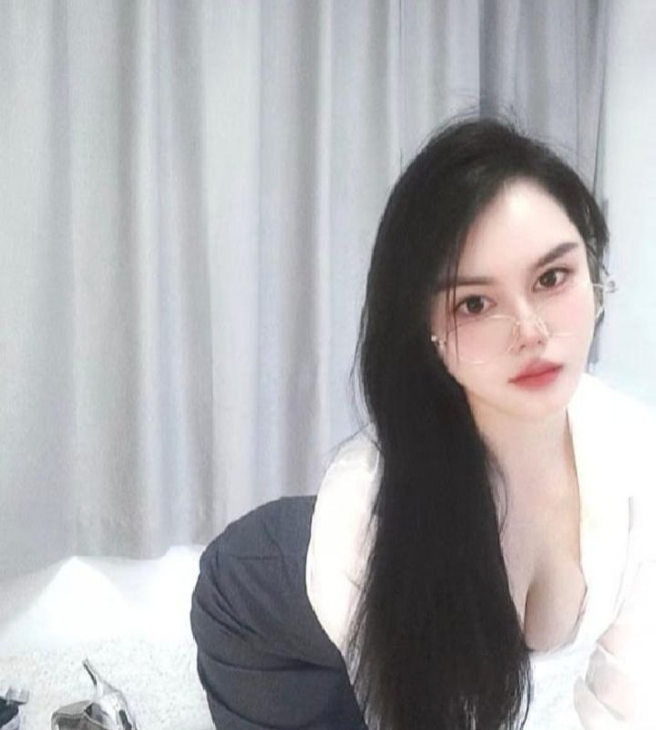 美艳兼职健身教练