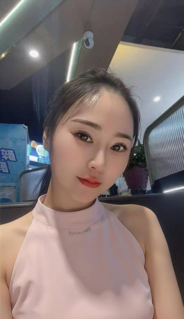 碑林美乳心怡小姐姐