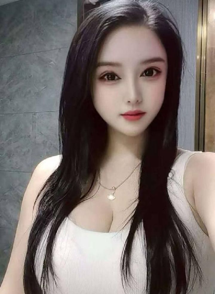 大奶秘书榨汁机