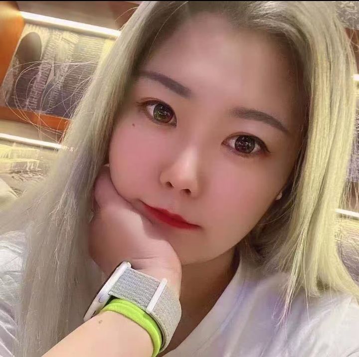 大肉弹短发辣妹佳佳