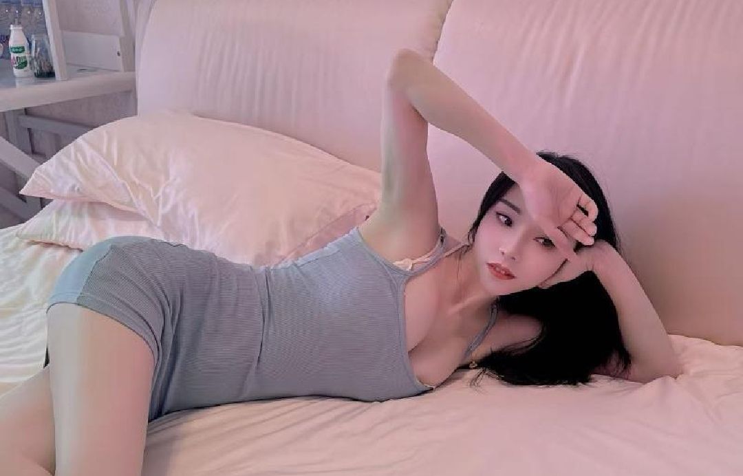 梦淇颜值身材一字马