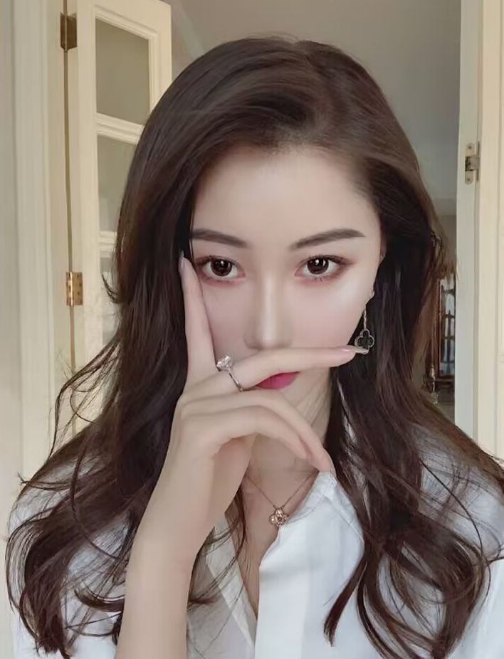 坐标上海，偶尔兼职，喜欢的加微信私聊