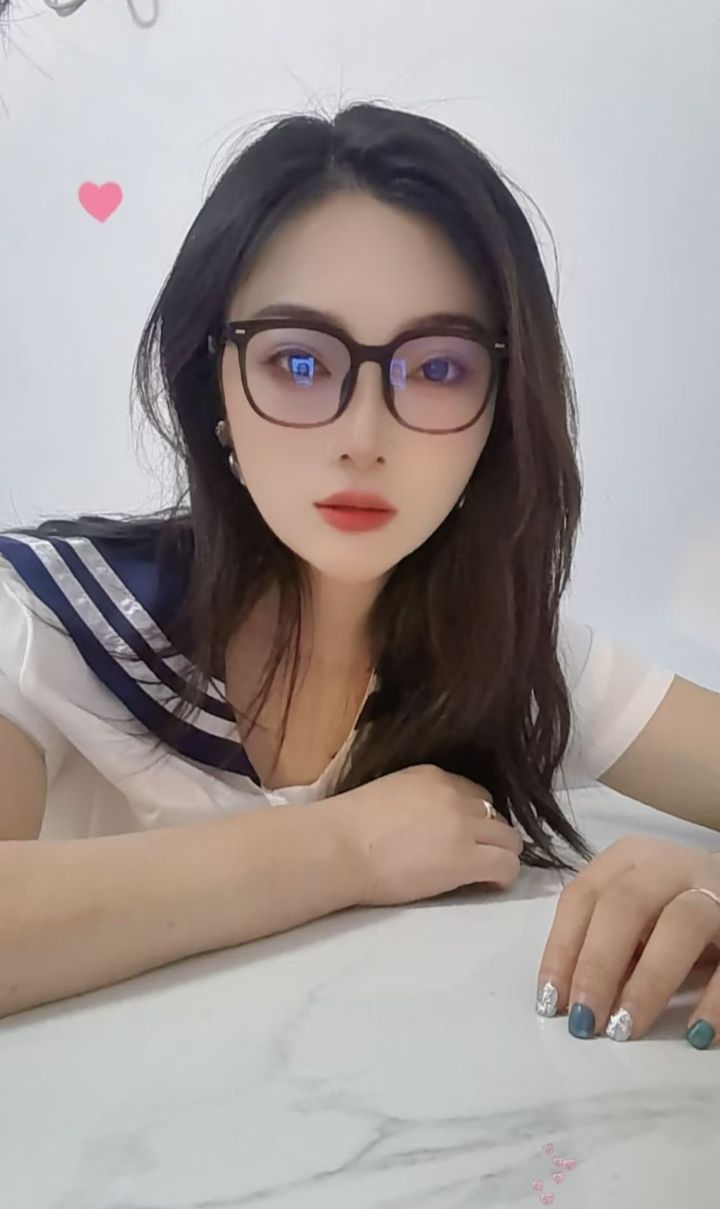 纯欲制服辣妹佳佳