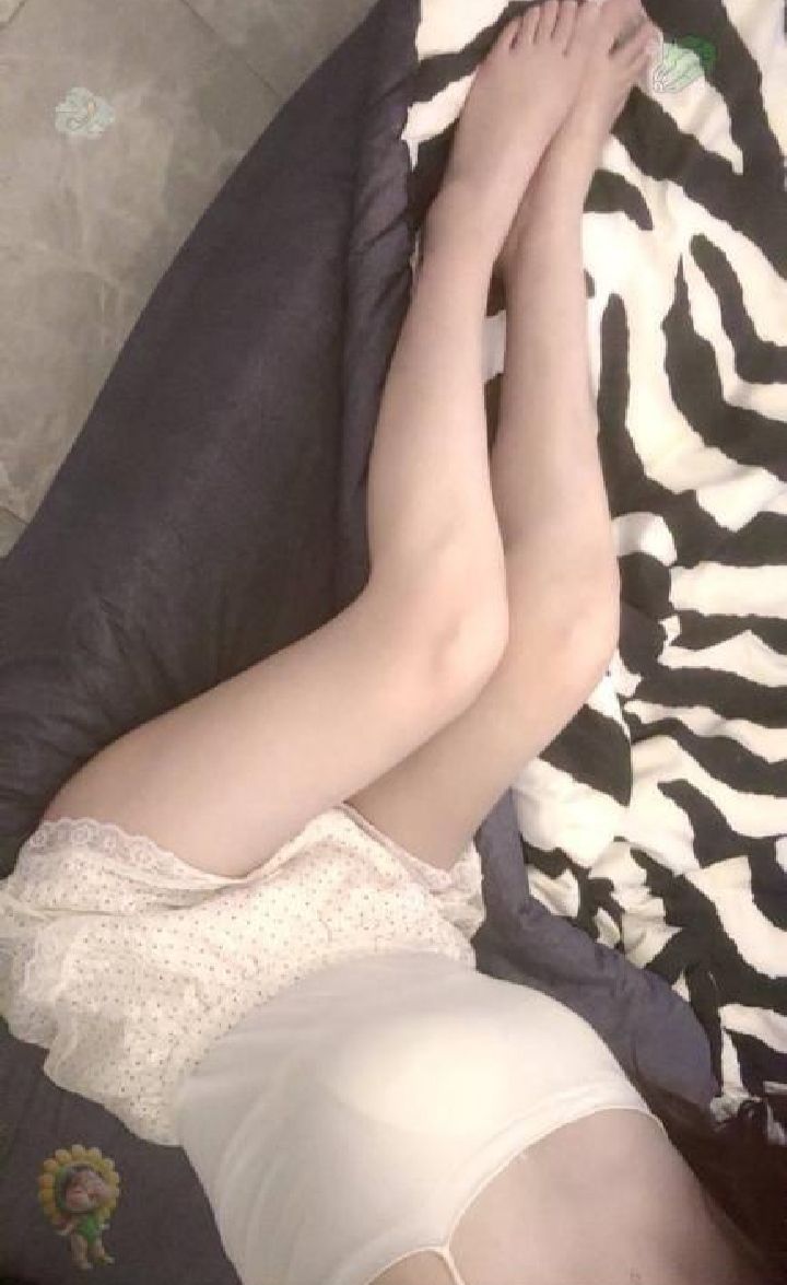 吴中美腿甜妹橙橙